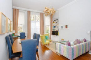 Stylish 2 Bedroom Apartment in Affluent Earls Court